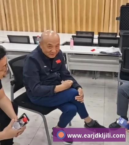 足球绕杆